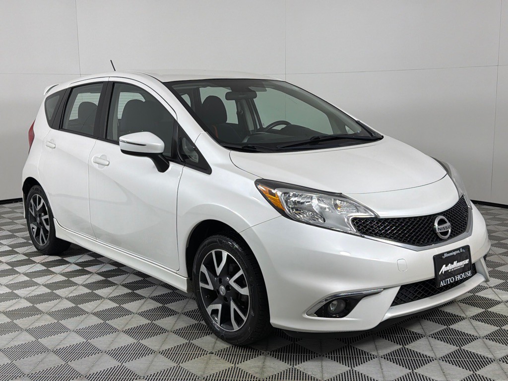 2015 Nissan Versa Image 3
