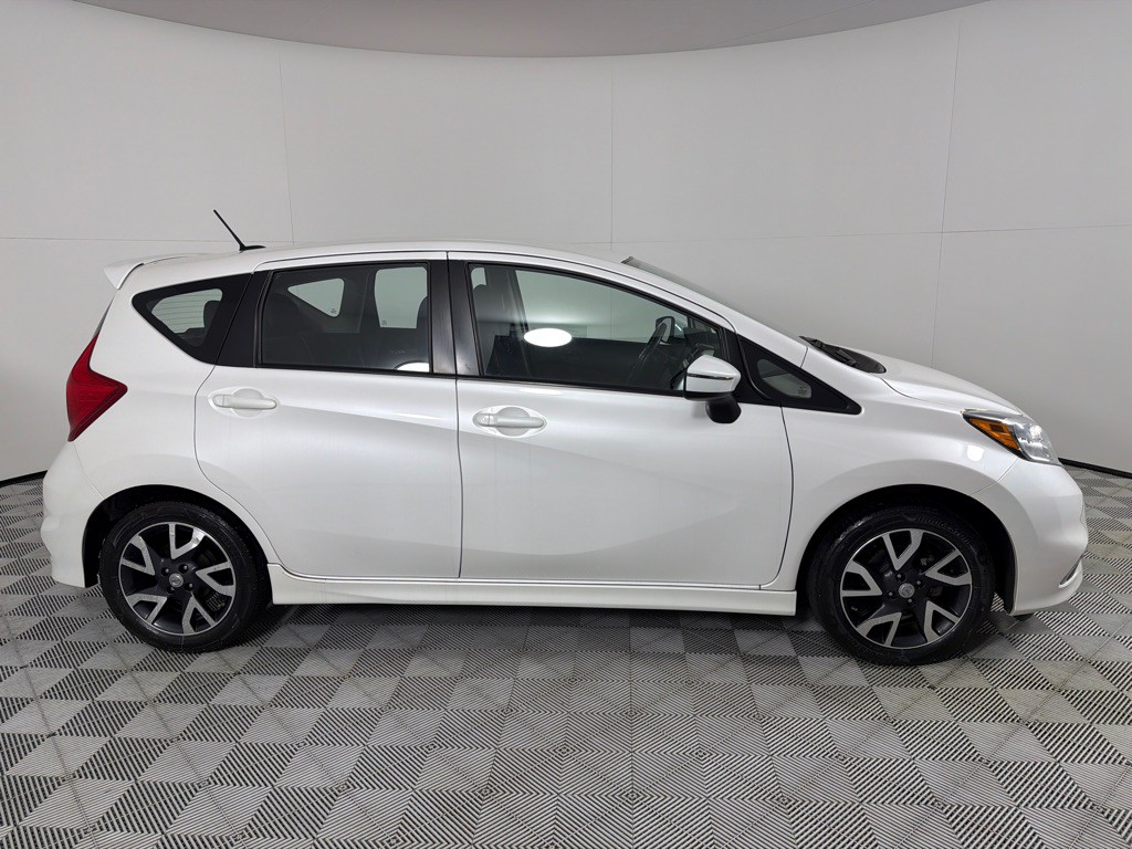 2015 Nissan Versa Image 4