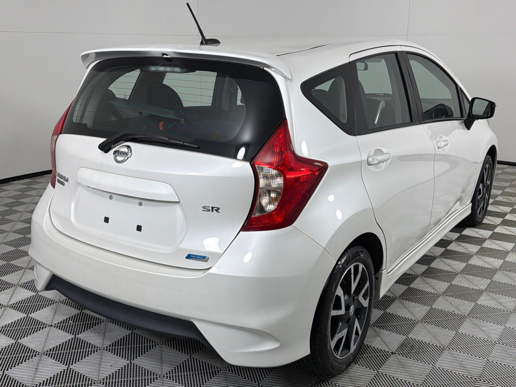 2015 Nissan Versa Image 5