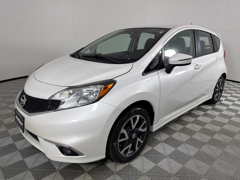 2015 Nissan Versa Image 9