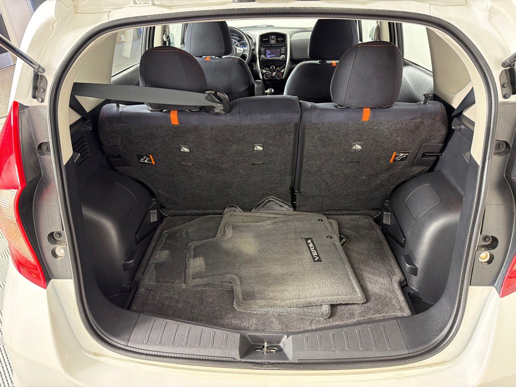 2015 Nissan Versa Image 21
