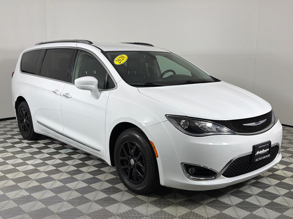 2020 Chrysler Pacifica Image 3