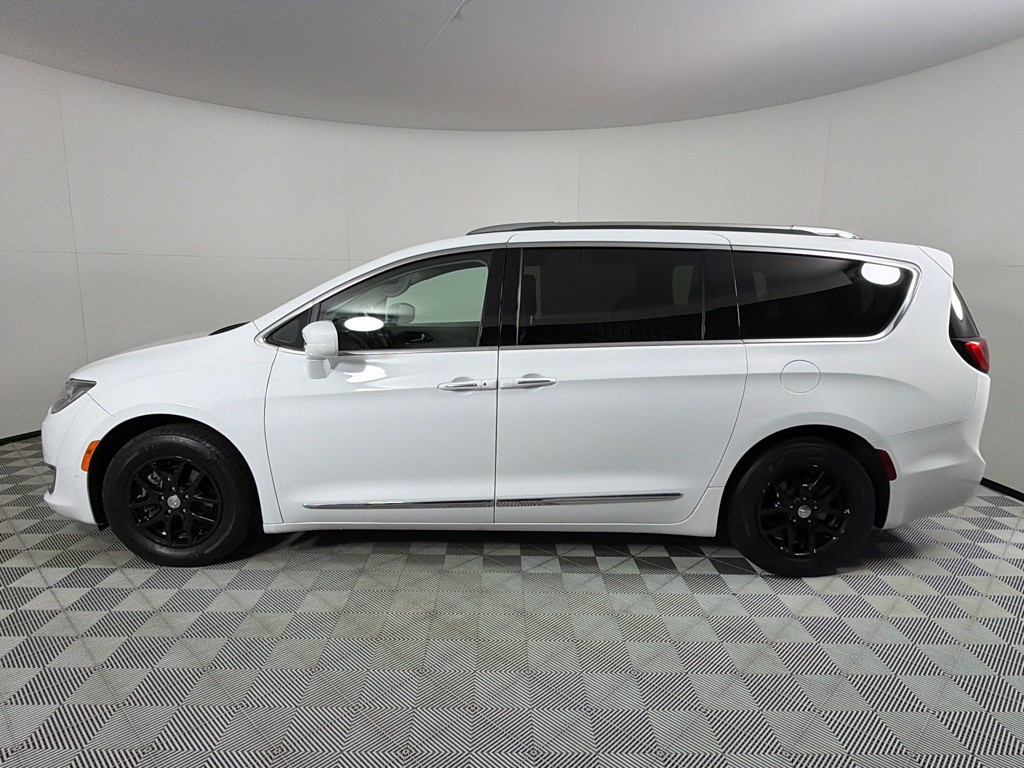 2020 Chrysler Pacifica Image 5