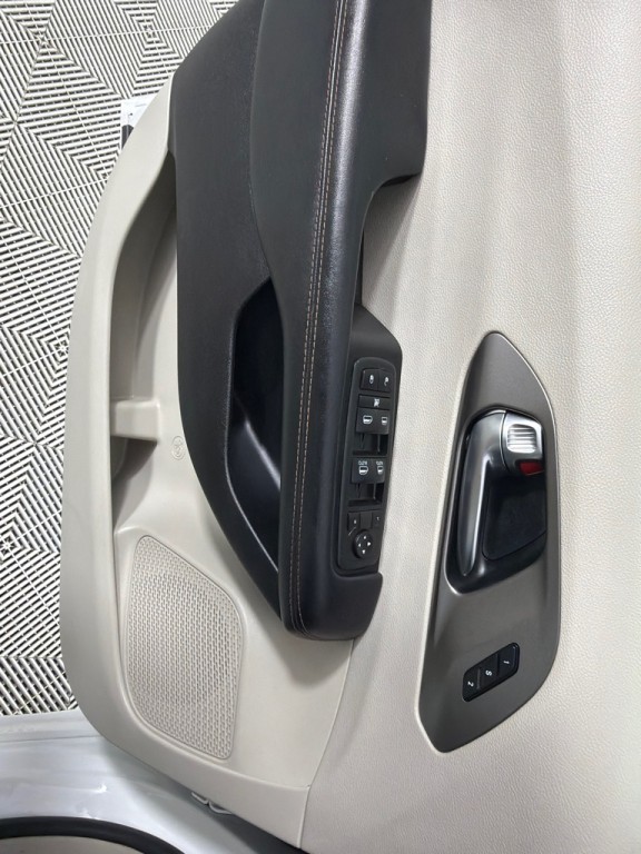 2020 Chrysler Pacifica Image 8