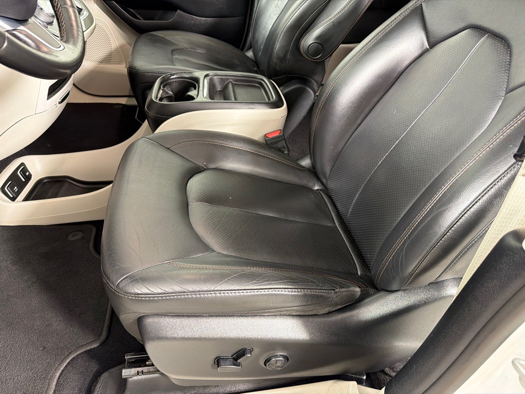 2020 Chrysler Pacifica Image 9