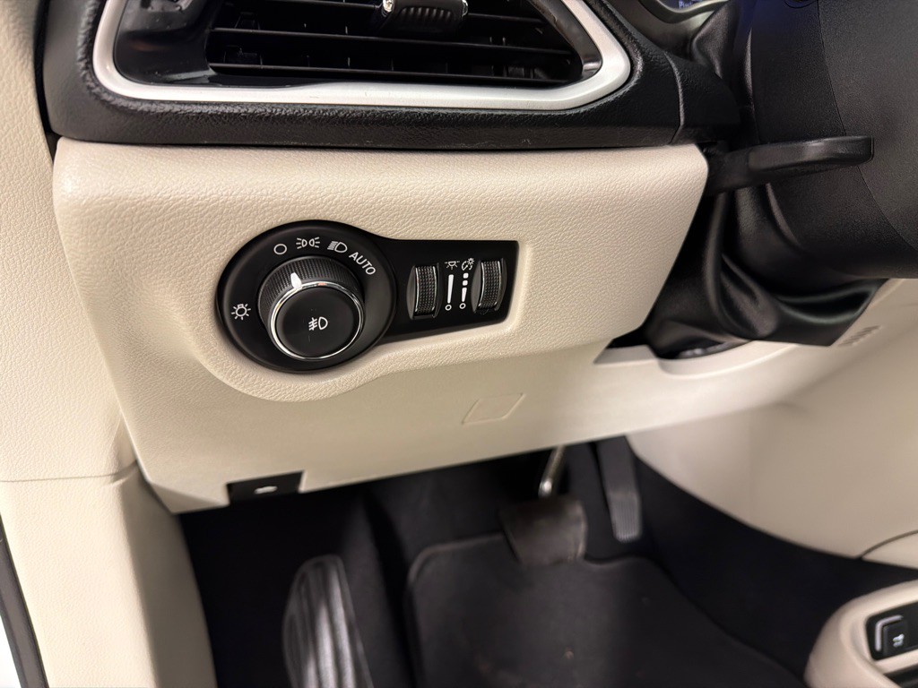 2020 Chrysler Pacifica Image 11