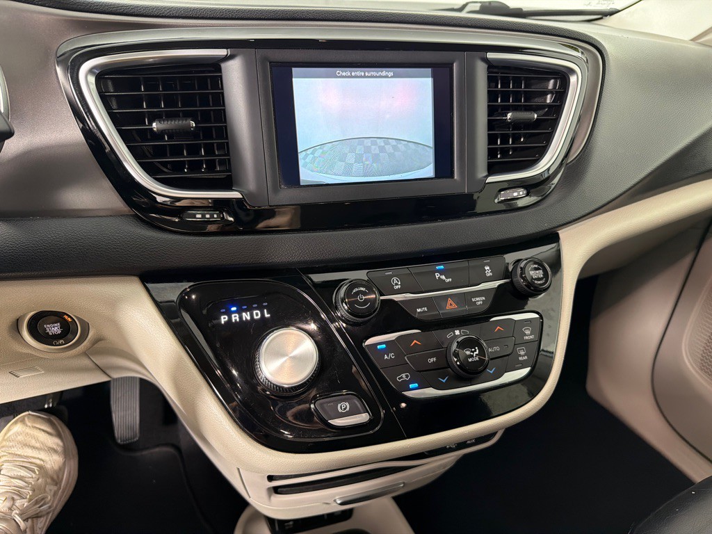2020 Chrysler Pacifica Image 15