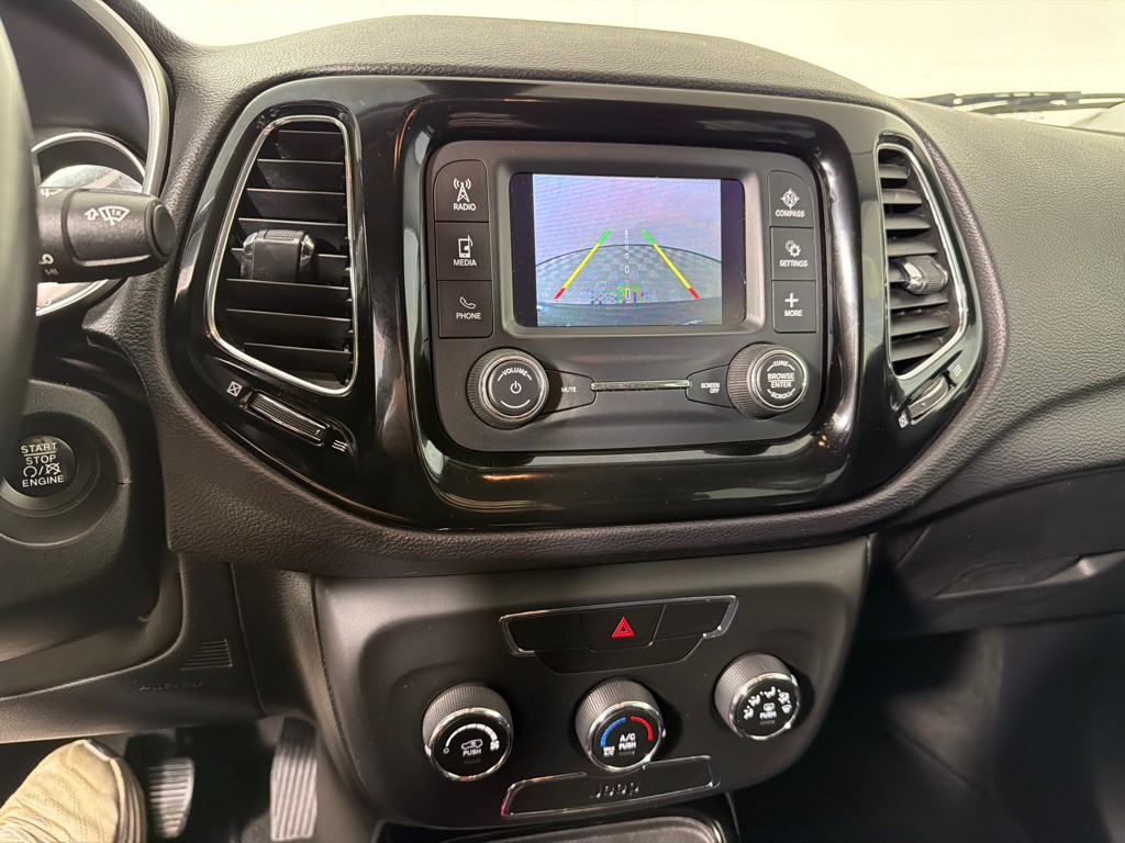 2018 Jeep Compass Image 16