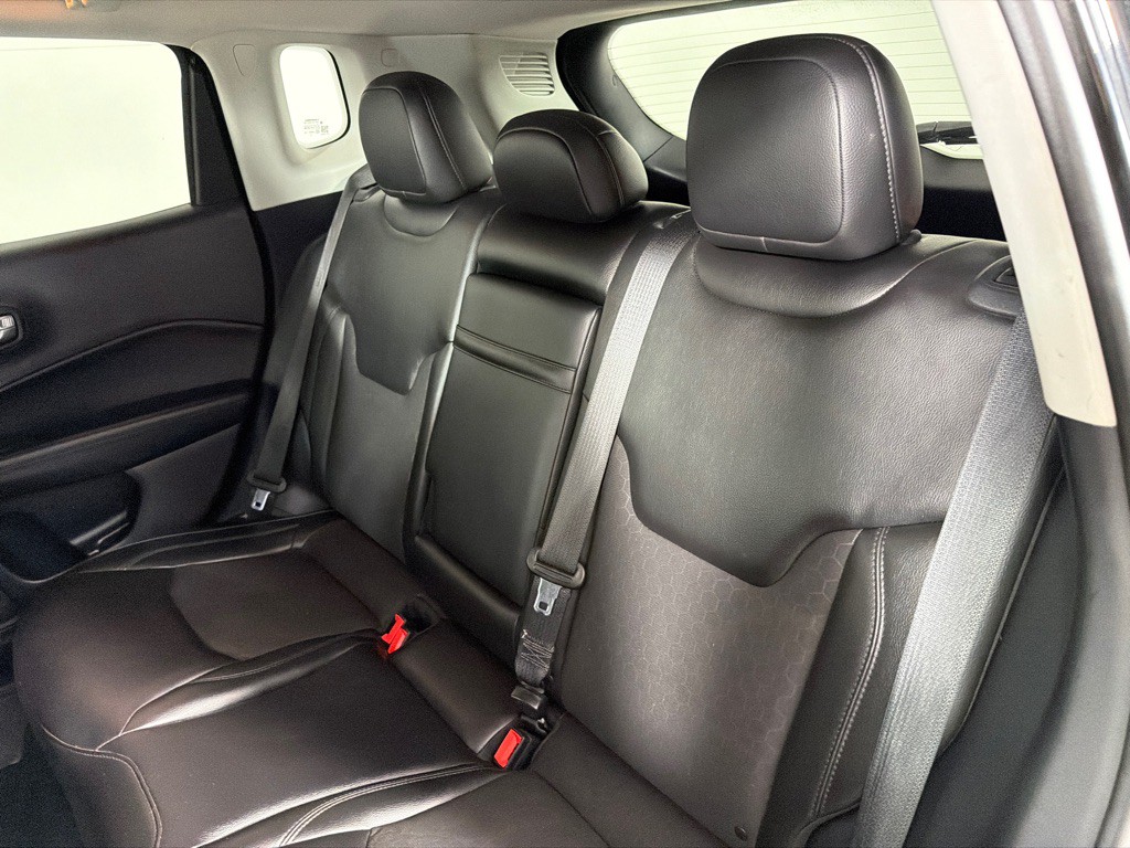 2018 Jeep Compass Image 19