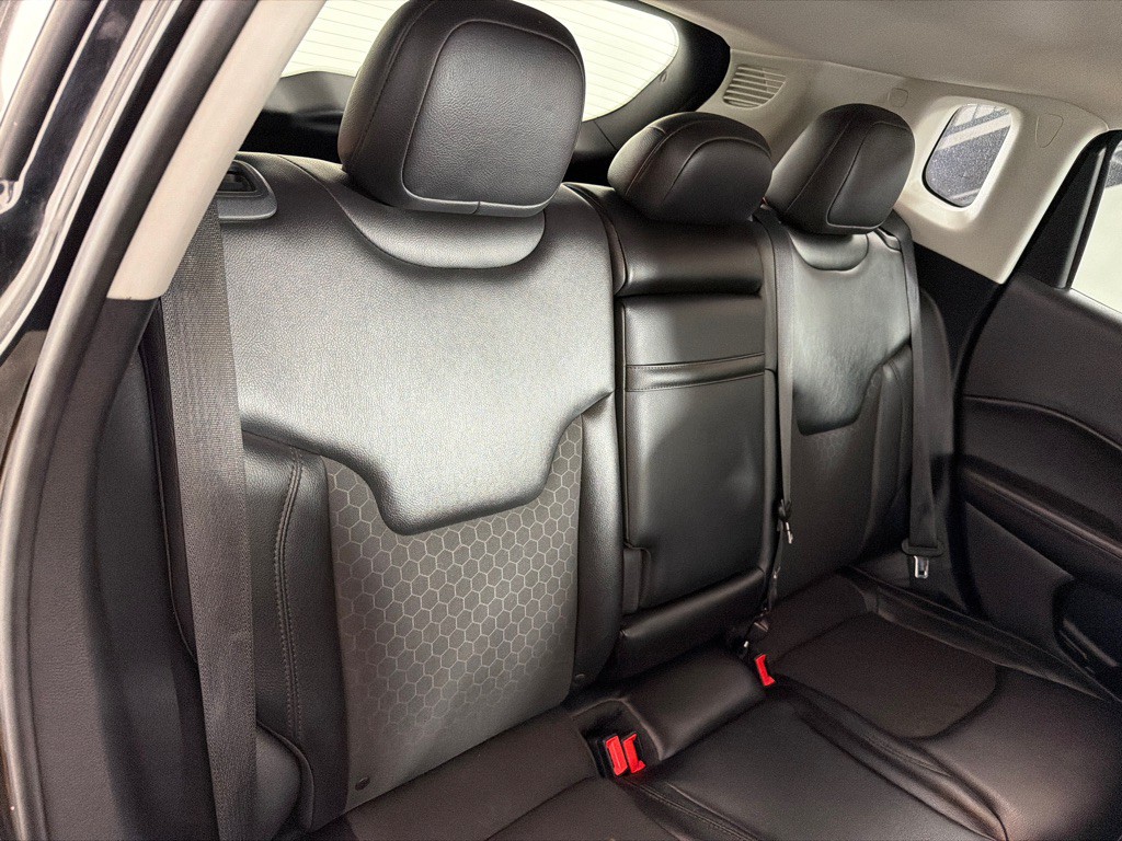 2018 Jeep Compass Image 22