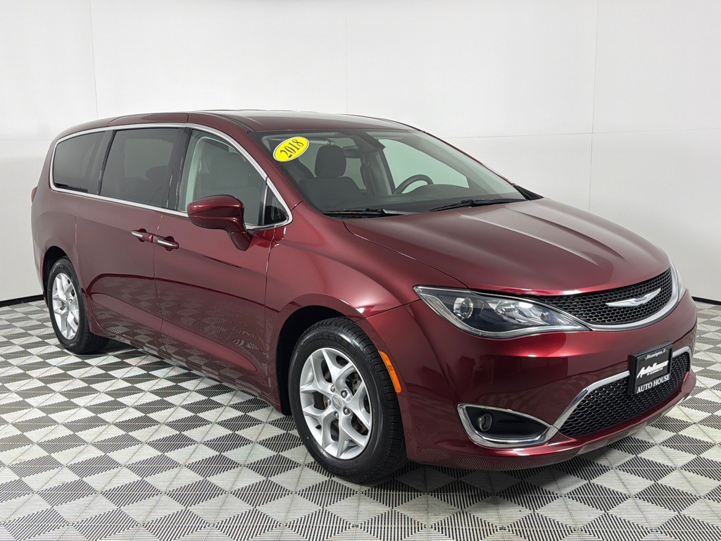 2018 Chrysler Pacifica Image 3
