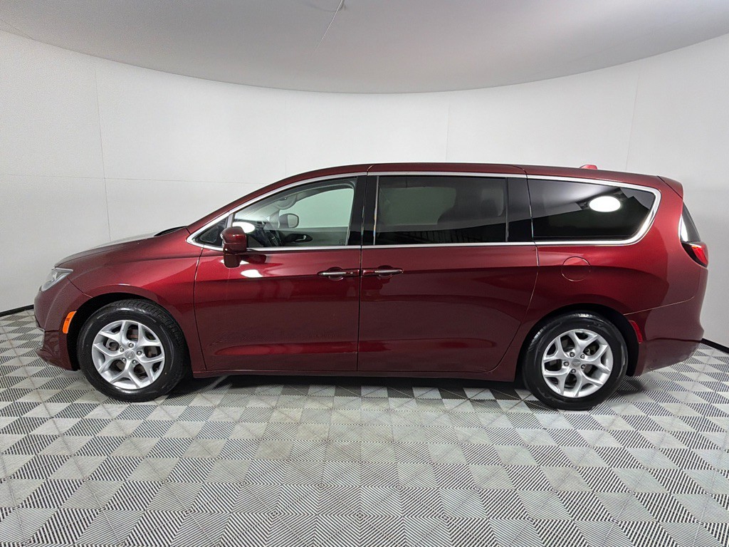 2018 Chrysler Pacifica Image 6