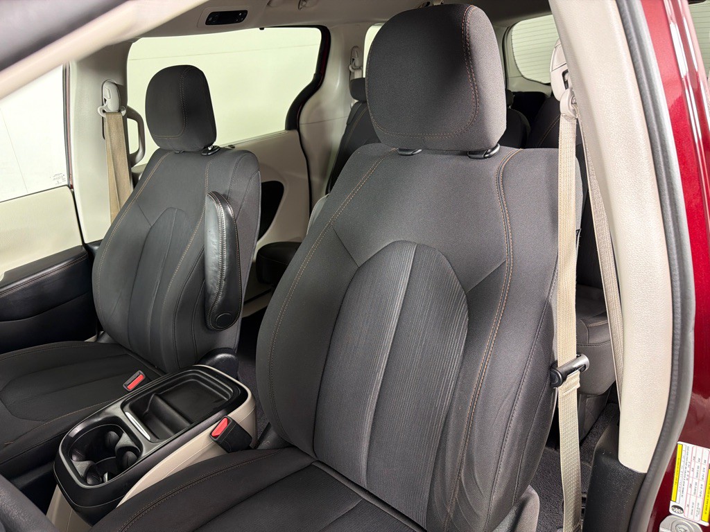 2018 Chrysler Pacifica Image 10