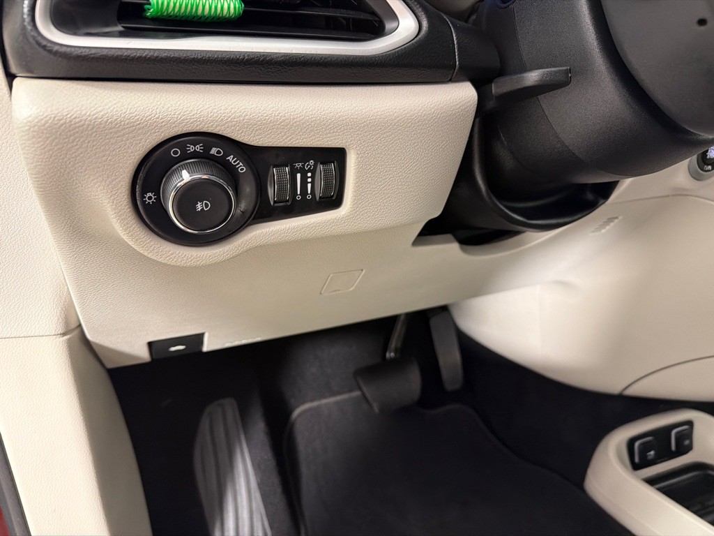 2018 Chrysler Pacifica Image 11