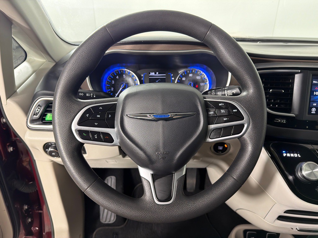 2018 Chrysler Pacifica Image 12