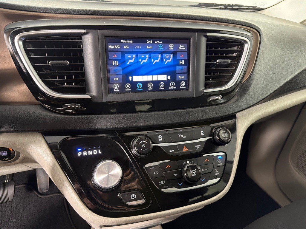 2018 Chrysler Pacifica Image 13