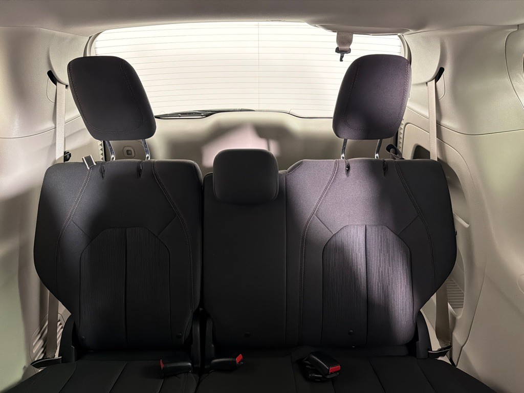 2018 Chrysler Pacifica Image 17