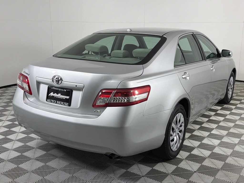 2010 Toyota Camry Image 5