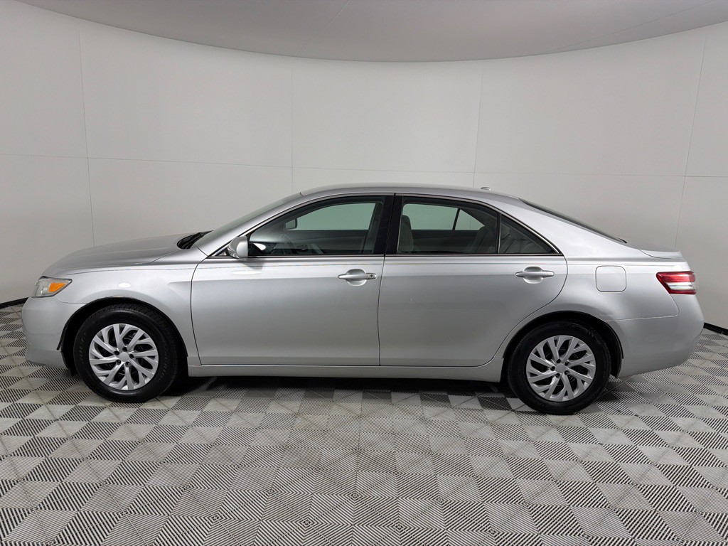 2010 Toyota Camry Image 8