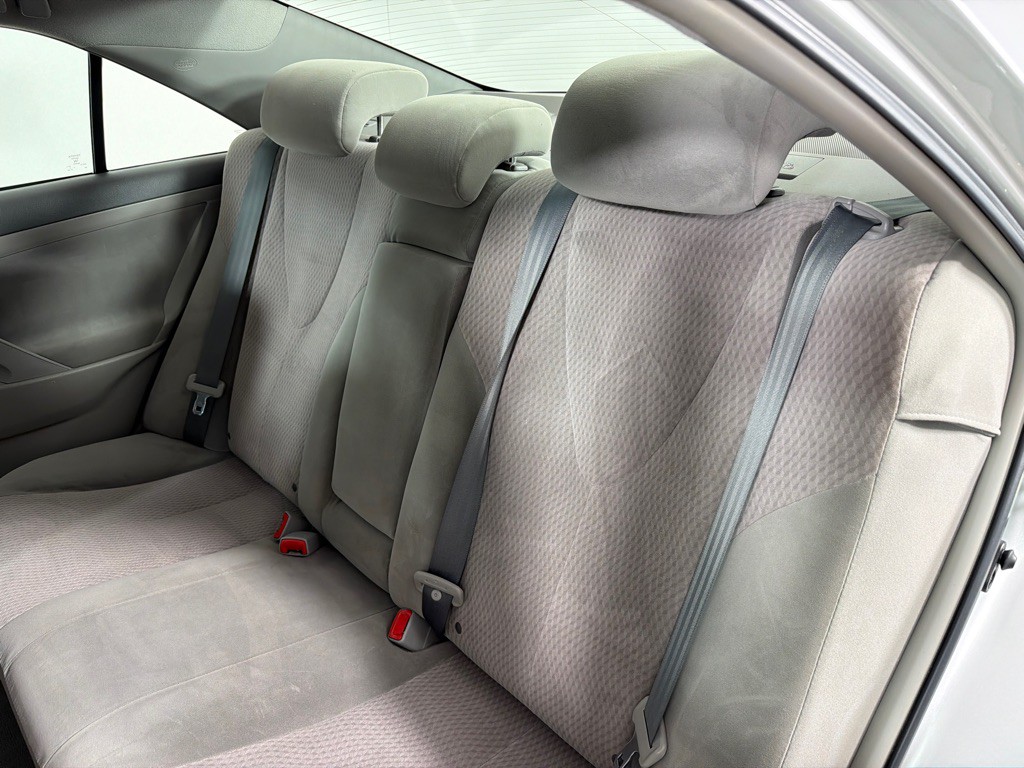 2010 Toyota Camry Image 18