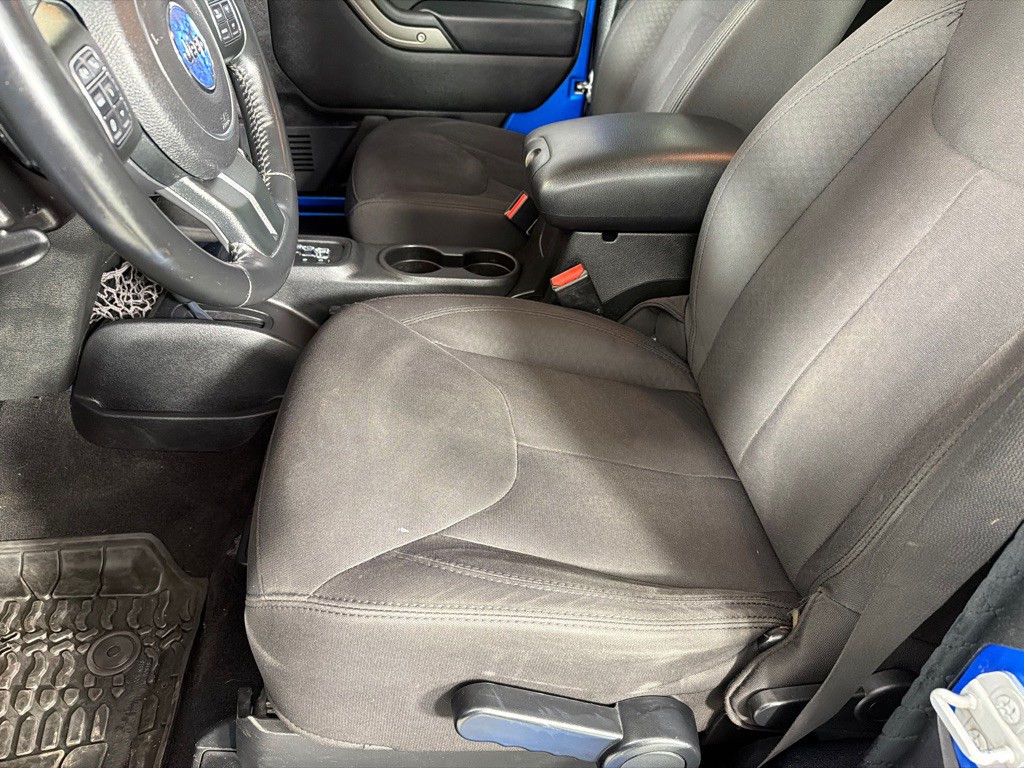 2015 Jeep Wrangler Image 12