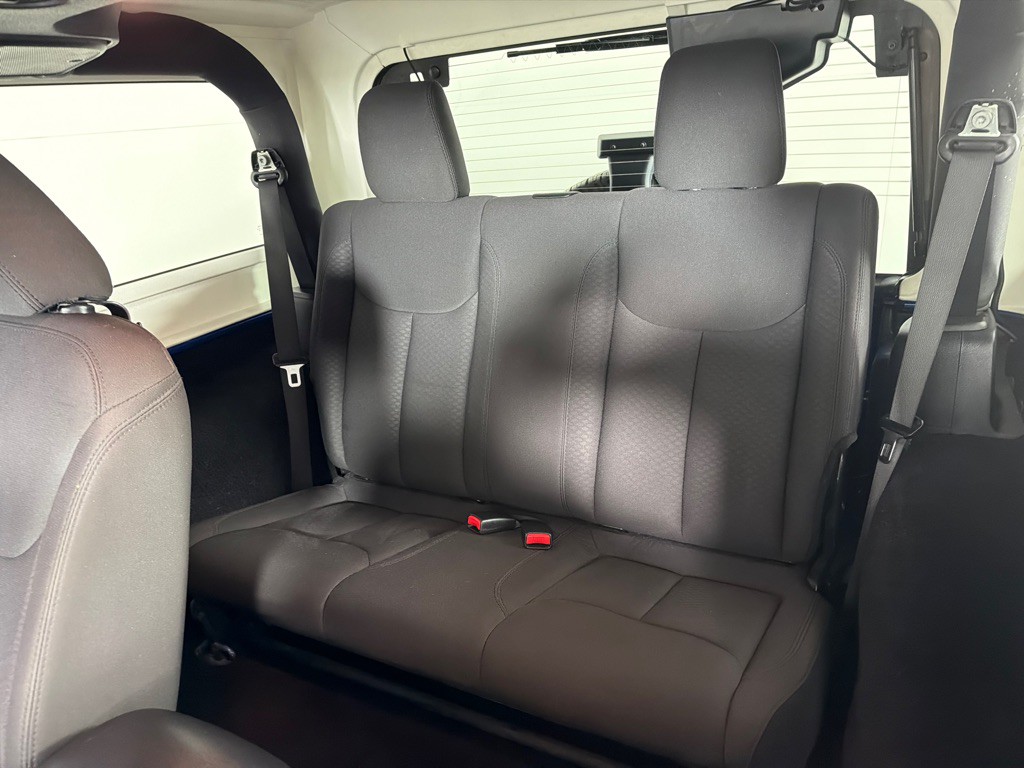 2015 Jeep Wrangler Image 17
