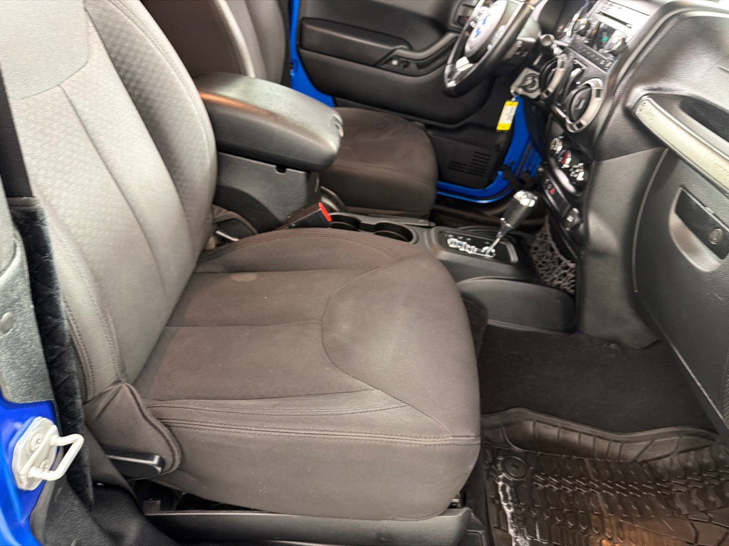 2015 Jeep Wrangler Image 20