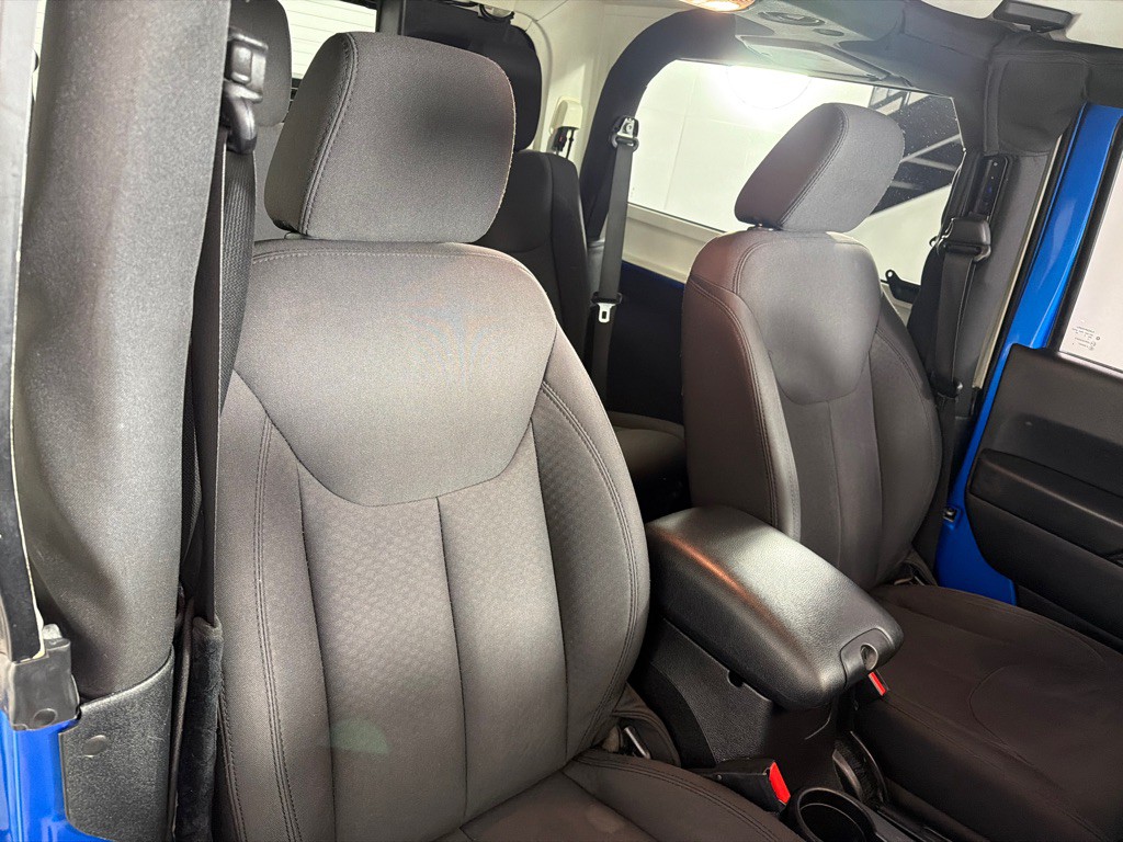 2015 Jeep Wrangler Image 21