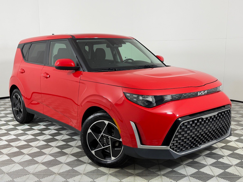 2023 Kia Soul Image 2