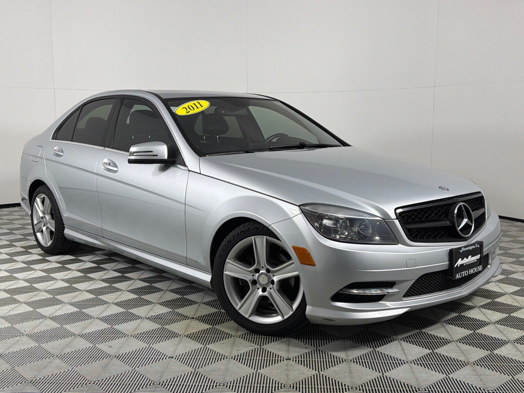 2011 Mercedes-Benz C-Class Image 2