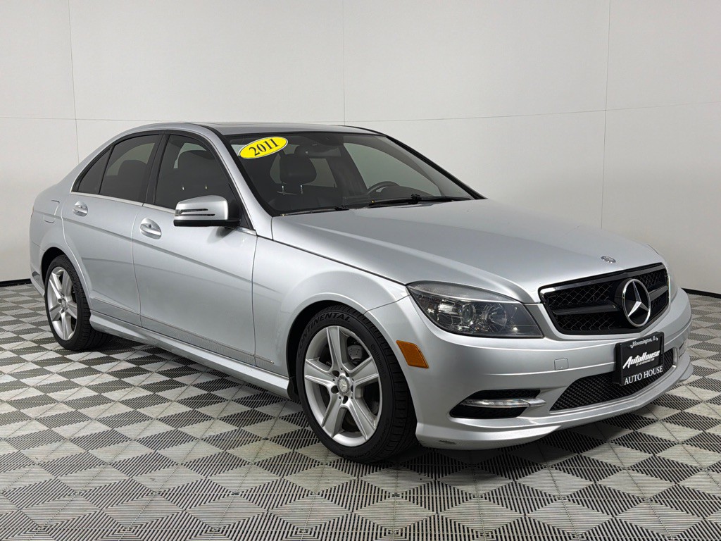 2011 Mercedes-Benz C-Class Image 3