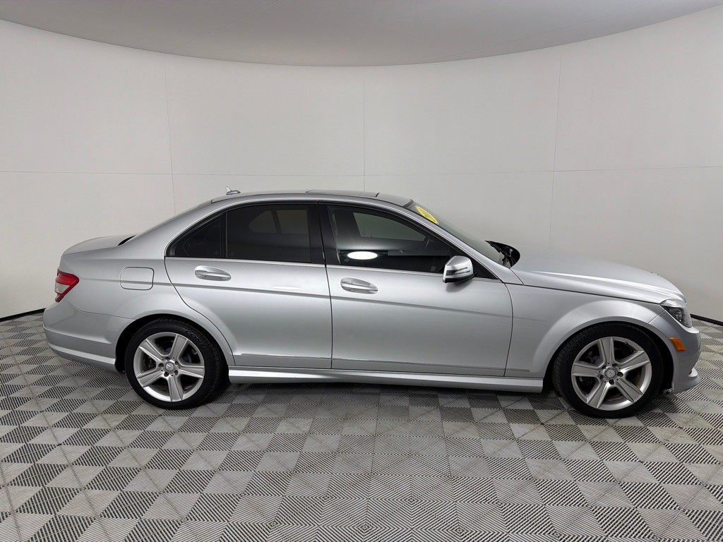 2011 Mercedes-Benz C-Class Image 4