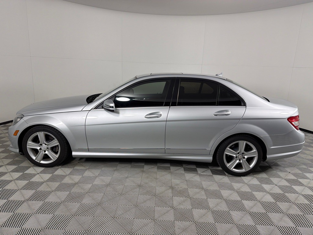 2011 Mercedes-Benz C-Class Image 8