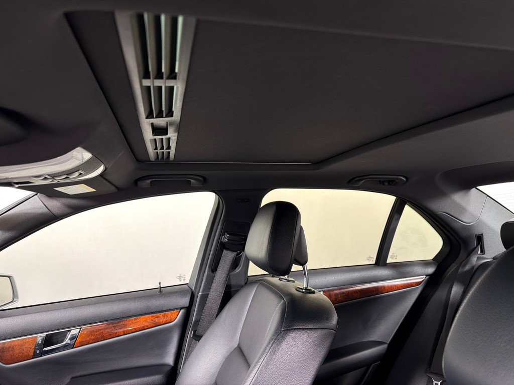 2011 Mercedes-Benz C-Class Image 13