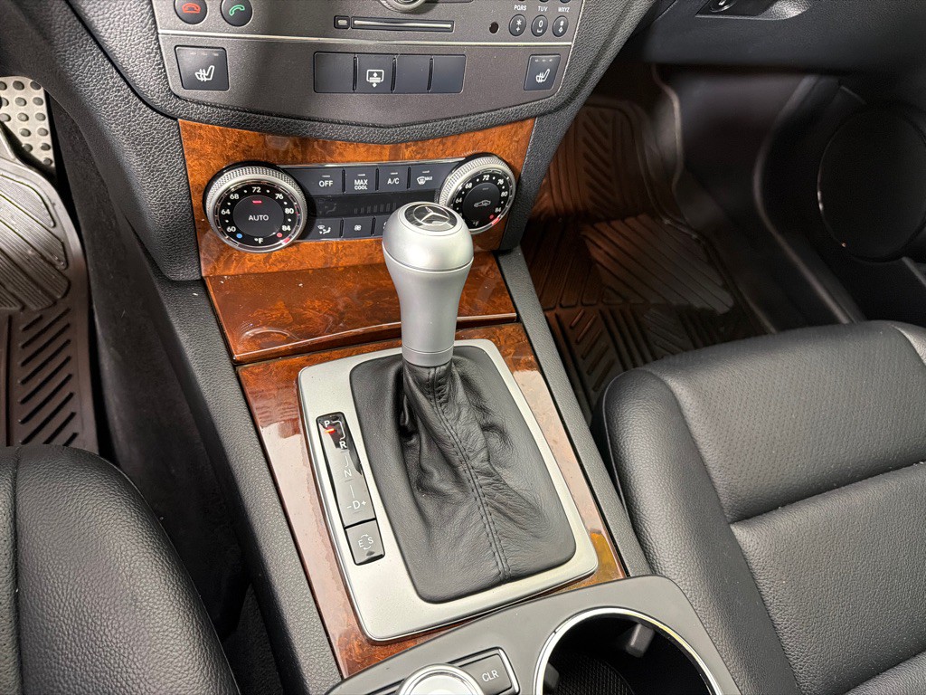 2011 Mercedes-Benz C-Class Image 17