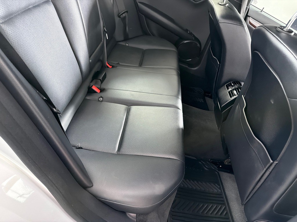 2011 Mercedes-Benz C-Class Image 20