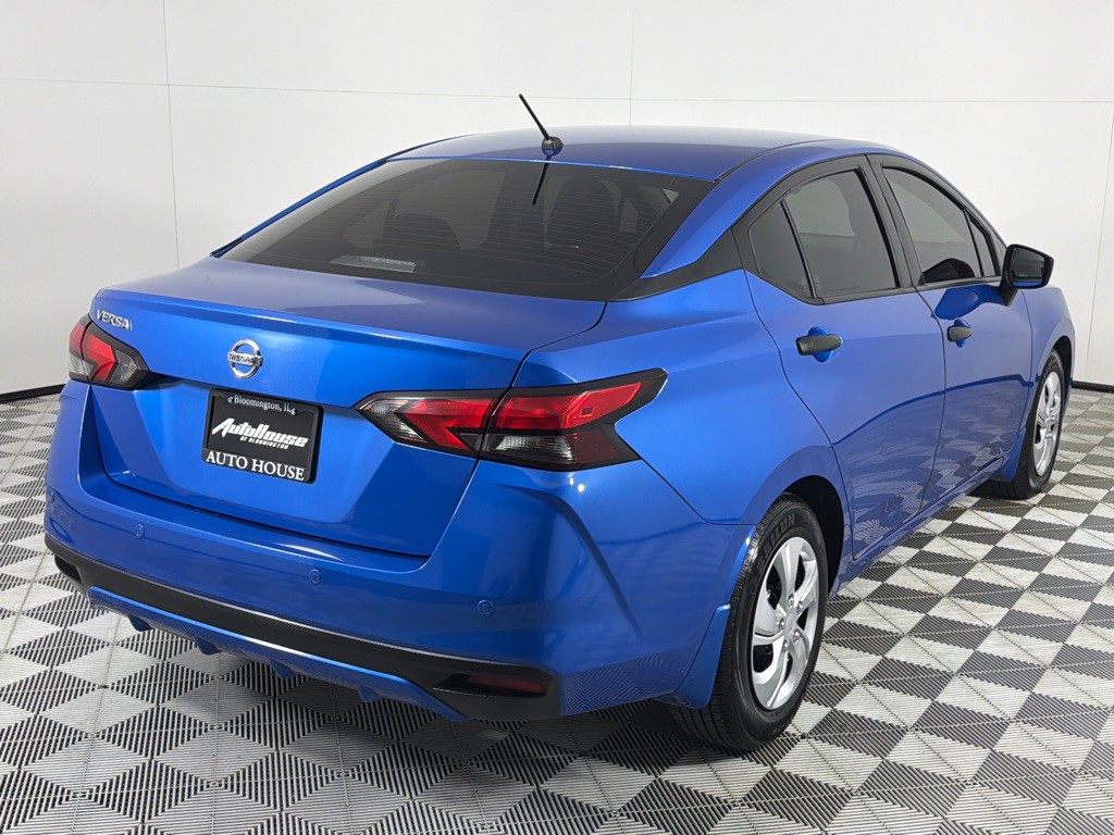 2021 Nissan Versa Image 5