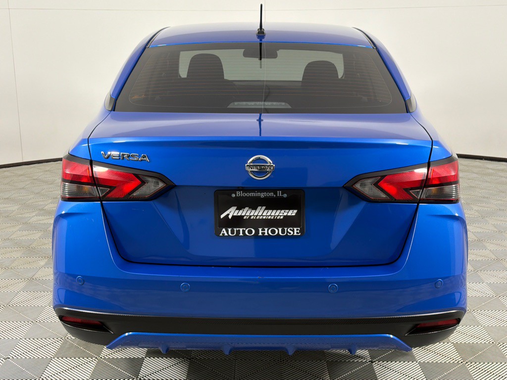 2021 Nissan Versa Image 6