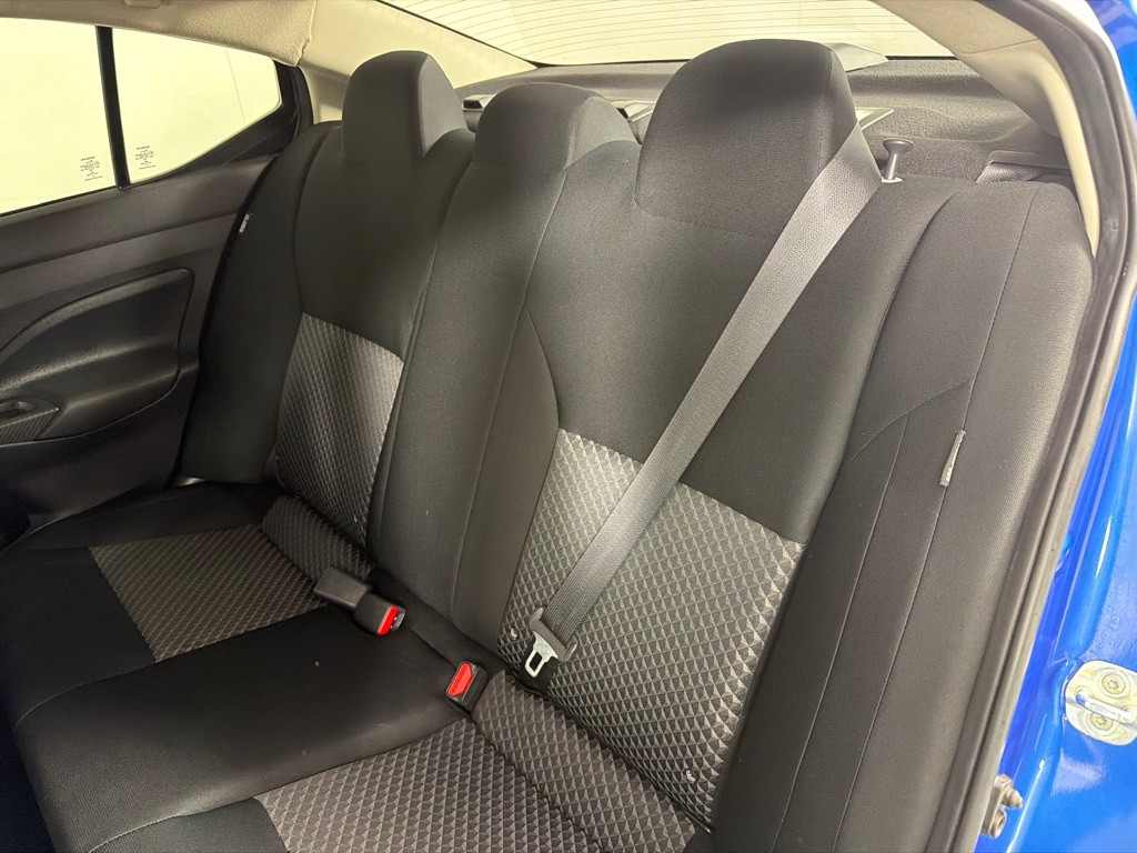 2021 Nissan Versa Image 17