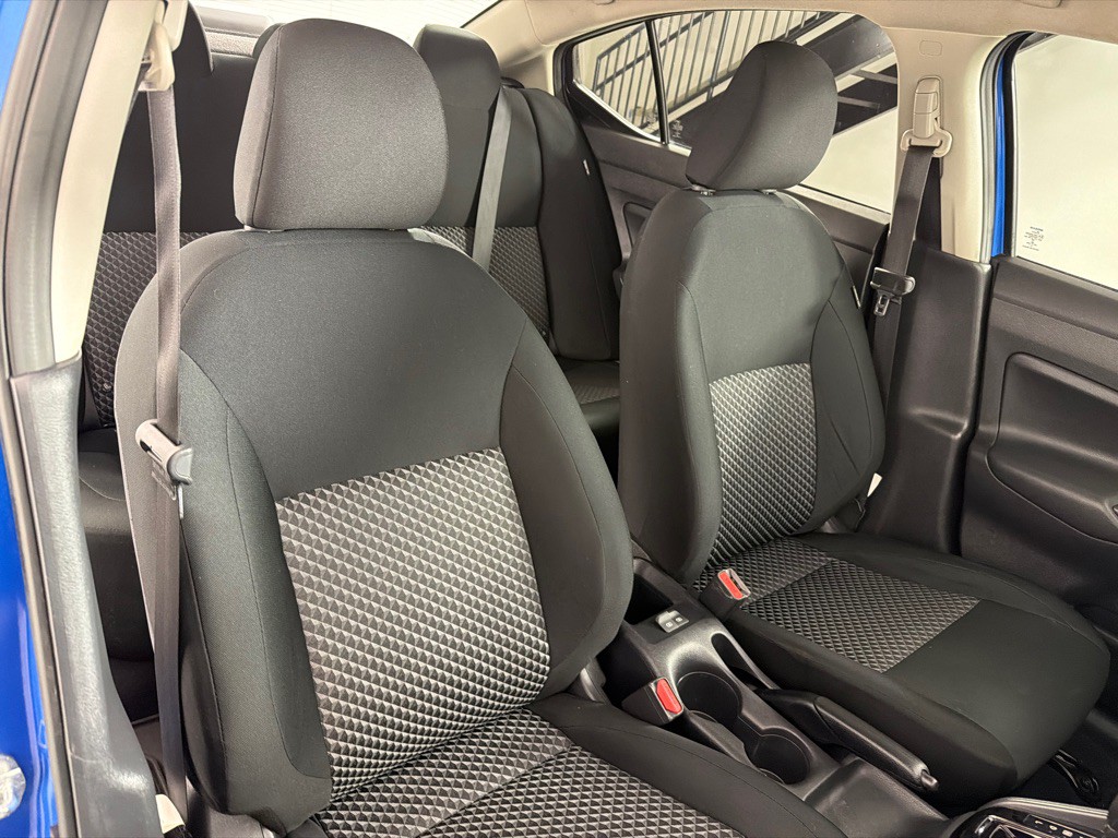 2021 Nissan Versa Image 21