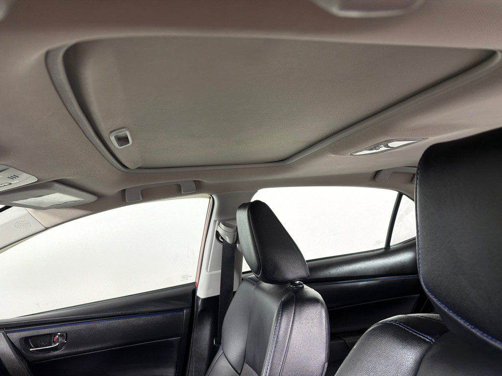 2017 Toyota Corolla Image 15