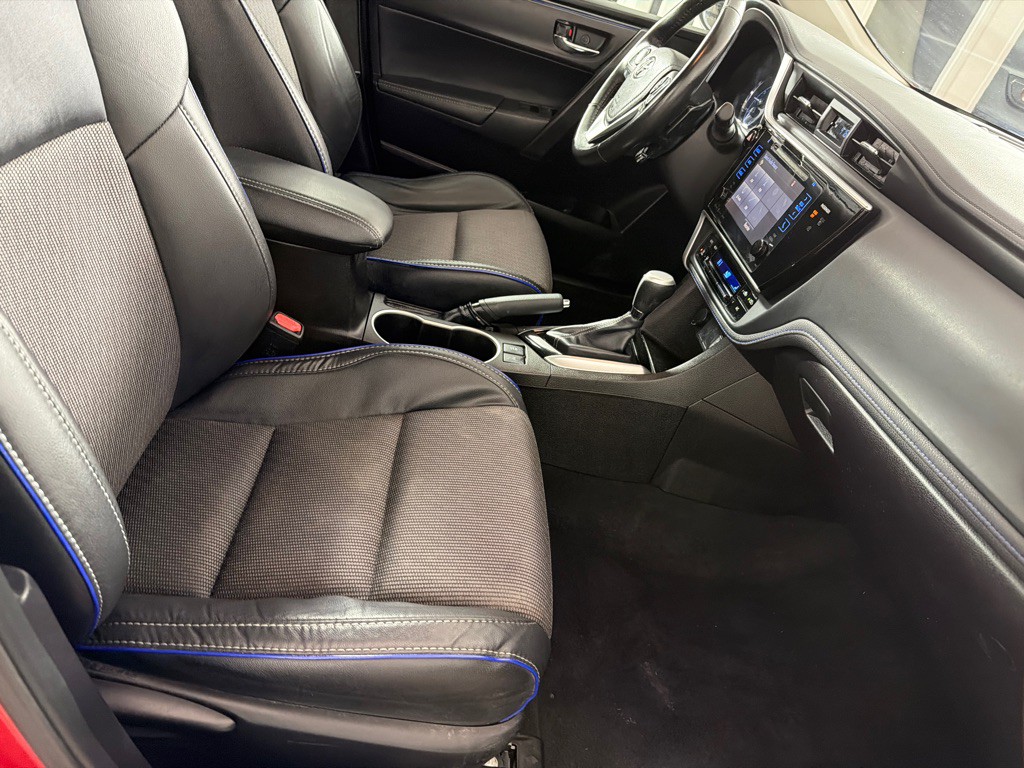 2017 Toyota Corolla Image 25