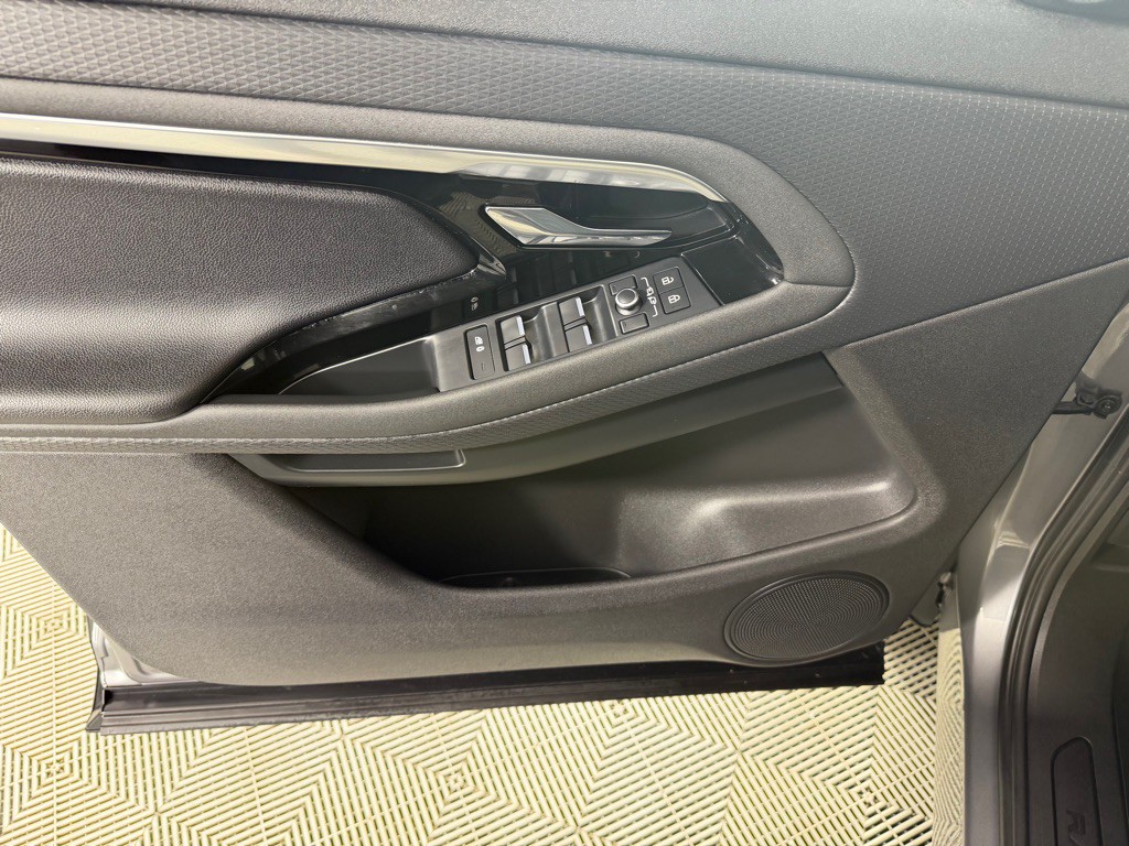 2021 Land Rover Range Rover Evoque Image 11