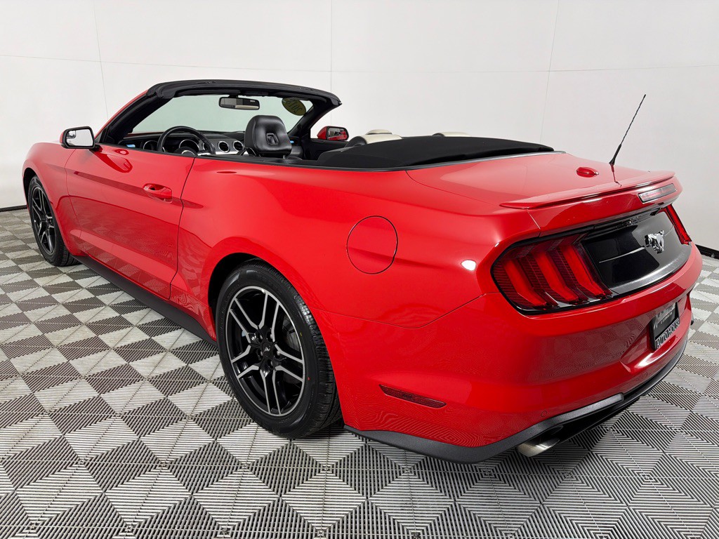 2018 Ford Mustang Image 8