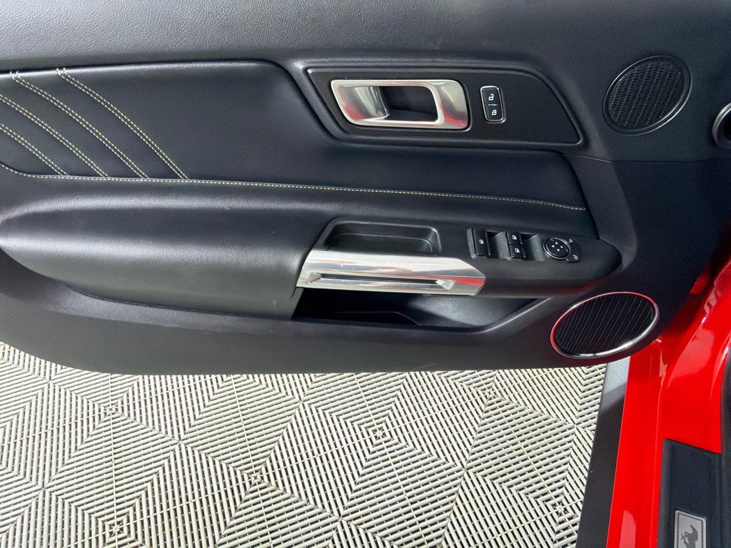 2018 Ford Mustang Image 21