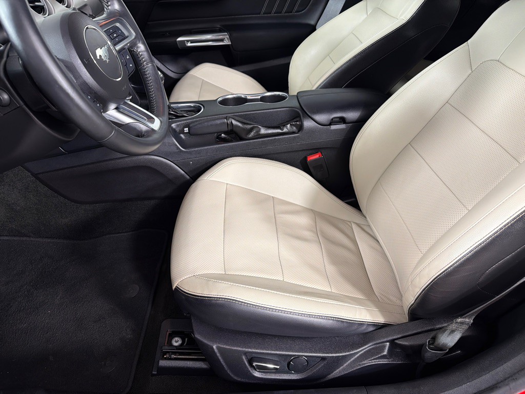 2018 Ford Mustang Image 22