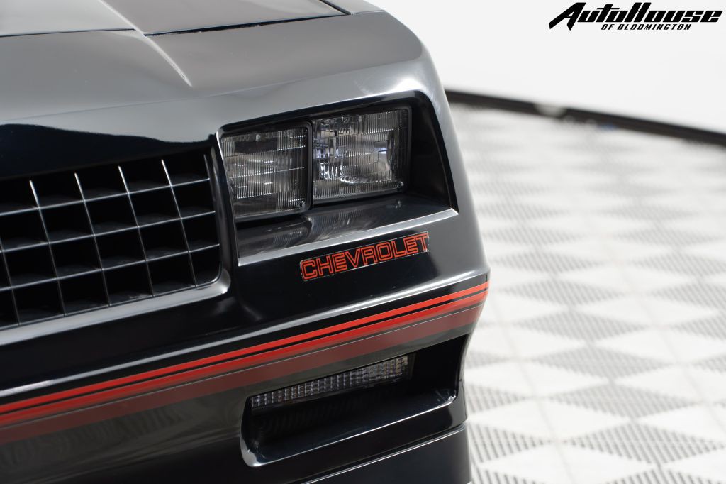 1988 Chevrolet Monte Carlo Image 8