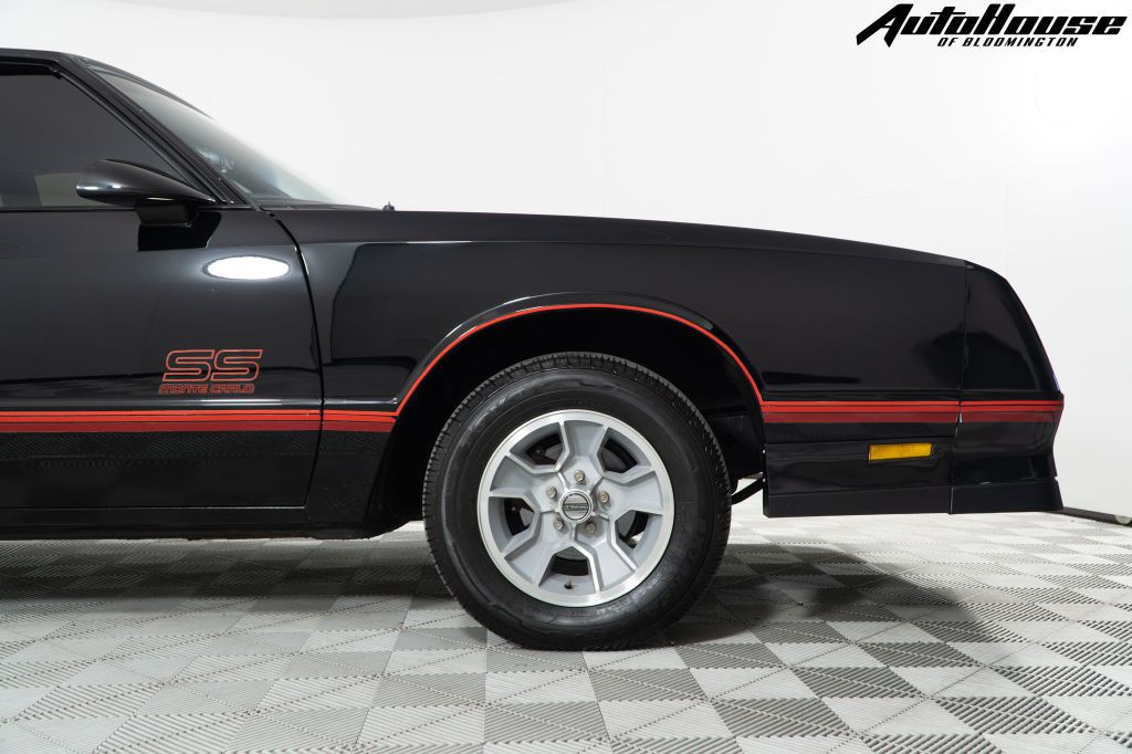 1988 Chevrolet Monte Carlo Image 9