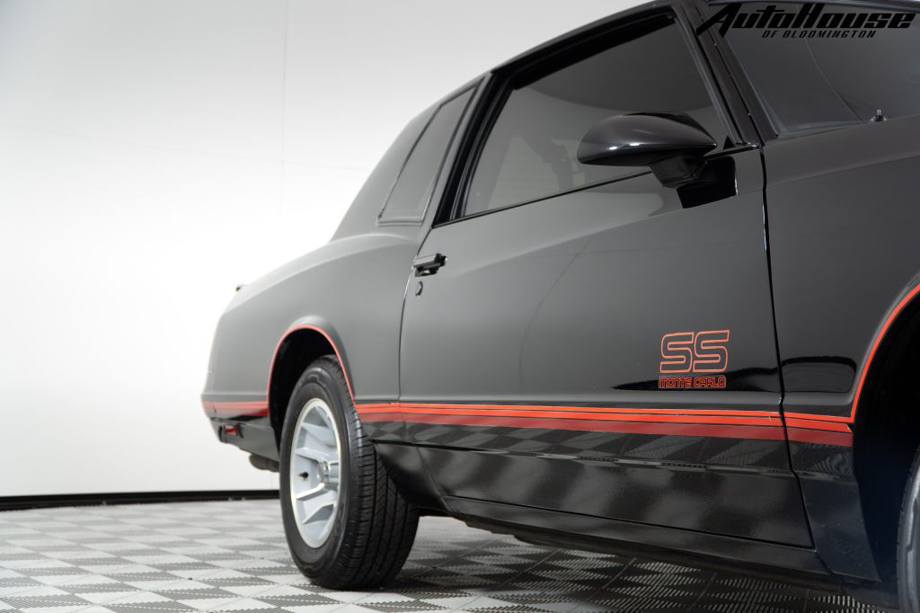 1988 Chevrolet Monte Carlo Image 11