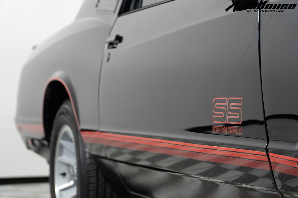 1988 Chevrolet Monte Carlo Image 12